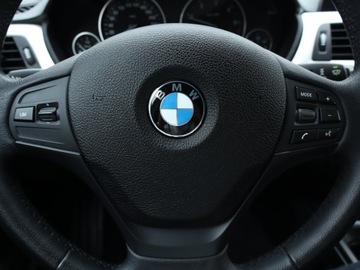 BMW Seria 3 F30-F31-F34 Limuzyna 2.0 318d 143KM 2013 BMW 3 318 d, Navi, Xenon, Bi-Xenon, Klima, zdjęcie 17