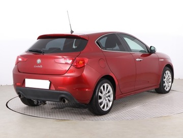 Alfa Romeo Giulietta Nuova II Hatchback 5d 2.0 JTD 16v 170KM 2013 Alfa Romeo Giulietta 2.0 JTDM, Salon Polska, zdjęcie 4