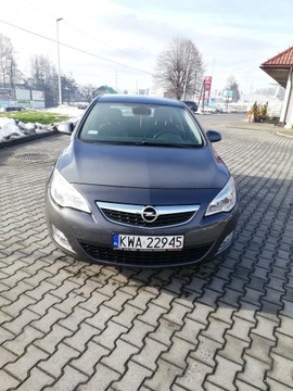 Opel Astra J Hatchback 5d 1.7 CDTI ECOTEC 110KM 2010 Opel Astra J 1.7 ECO TECH 110 PS, zdjęcie 1
