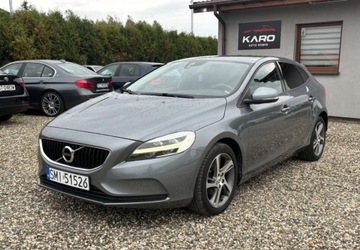 Volvo V40 II Cross Country 2.0 D2 DRIVE-E 120KM 2016 Volvo V40 2016r. 2.0 Diesel 120KM, zdjęcie 1