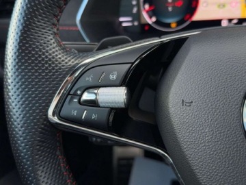 Skoda Octavia IV RS Kombi 2.0 TDI SCR 200KM 2022 Skoda Octavia RS, Keyless, Hak, Matrix, Head-Up, Asystenci 2.0 Diesel 200KM, zdjęcie 17