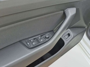 Volkswagen Arteon Fastback Facelifting 2.0 TSI 190KM 2021 Volkswagen Arteon Salon Pl Bogata wersja Virtual Grzana tylna kanapa 2.0, zdjęcie 9