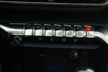 Peugeot 5008 II Crossover 2.0 BlueHDI 150KM 2017 Peugeot 5008 2.0 BlueHDi, Salon Polska, zdjęcie 13