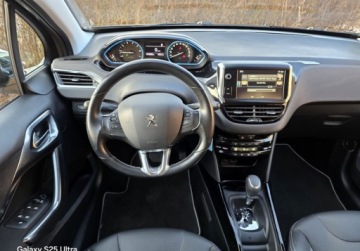 Peugeot 2008 I SUV Facelifting 1.2 PureTech 110KM 2016 Peugeot 2008 Automat 110KM Allure Bezwypadkowy Parktronic, zdjęcie 8
