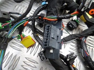 INSTALACE SVAZEK VOLVO S60 V60 POD KOKPIT GB