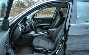 BMW Seria 3 E90-91-92-93 Coupe E92 325i 218KM 2006 BMW Seria 3 2,5 (218KM) Bezwypadkowy 2.5 Benzyna 218KM, zdjęcie 6