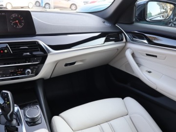 BMW Seria 5 G30-G31 Limuzyna 520d 190KM 2019 BMW 5 520d xDrive, Salon Polska, Serwis ASO, zdjęcie 7