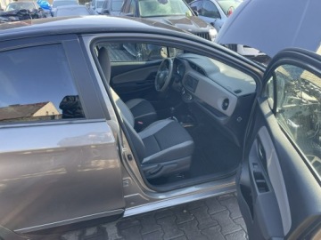 Toyota Yaris III Hatchback 5d Facelifting 2017 1.5 Hybrid 100KM 2020 Toyota Yaris Automat Hybryda Klimatronik Kamera, zdjęcie 3