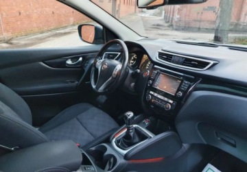 Nissan Qashqai II Crossover 1.2 DIG-T 115KM 2015 Nissan Qashqai Panorama Kamera 360 Hands Free GetHelp 1.2 Benzyna, zdjęcie 8