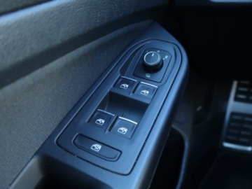 Volkswagen Golf VII GTI 5d Facelifting 2.0 TSI 245KM 2020 VW Golf 2.0 GTI Performance, Salon Polska, zdjęcie 15