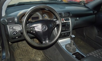 Mercedes 2002 MERCEDES-BENZ KLASA C coupe C 180 129 KM, zdjęcie 27