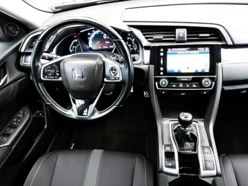 Honda Civic X Sedan 4d Facelifting 1.5 VTEC TURBO 182KM 2019 Honda Civic TYLKO 49tyś KM Kraj 1wł BEZWYP 182KM, zdjęcie 12