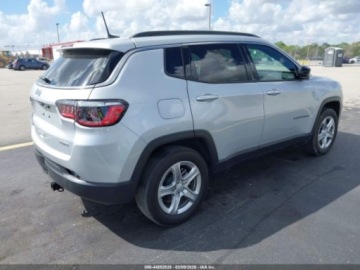 Jeep Compass II 2024 Jeep Compass Latitude 2024 2.0 Benzyna 200KM, zdjęcie 5