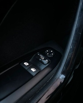 Peugeot 208 I Hatchback 5d Facelifting 1.2 PureTech 82KM 2017 Peugeot 208 Nawigacja Niski Przebieg Alu Gwarancja w cenie Warszawa VRVD, zdjęcie 22