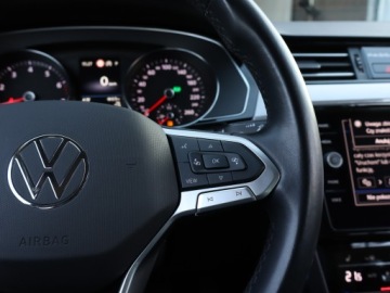 Volkswagen Passat B8 Variant Facelifting 2.0 TSI 190KM 2022 VW Passat 2.0 TSI, Salon Polska, 1. Właściciel, zdjęcie 16