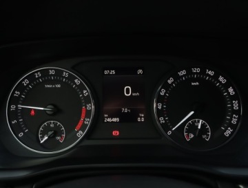 Skoda Octavia IV Liftback 2.0 TDI 115KM 2021 Skoda Octavia 2.0 TDI, Salon Polska, Serwis ASO, zdjęcie 10