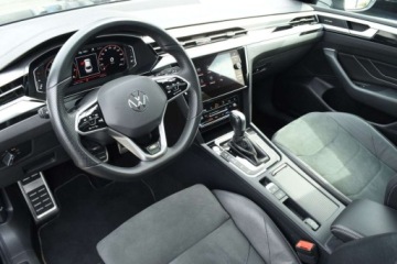 Volkswagen Arteon Fastback Facelifting 2.0 TSI 190KM 2022 Volkswagen Arteon SalonPL 2.0 TSI 190KM R-Line DSG PanoramaAmbienteDCCALU, zdjęcie 8