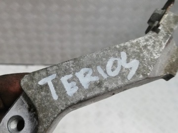 DAIHATSU TERIOS II 1.5 16V UCHYCENÍ DRŽÁK