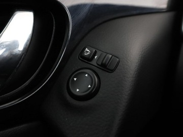 Nissan Qashqai II Crossover 1.6 dCi 130KM 2015 Nissan Qashqai automat navi klima auto kamera 360, zdjęcie 32