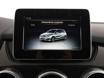 Mercedes Klasa B W246 Sports Tourer 180 BlueEFFICIENCY 122KM 2015 Mercedes B 180 navi czujniki parkowania, zdjęcie 23