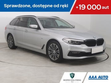 BMW Seria 5 F10-F11 Touring Facelifting 520d 190KM 2017 BMW 5 520d xDrive, Salon Polska, Serwis ASO