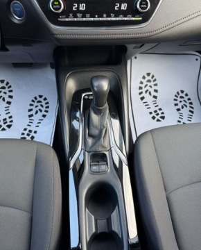 Toyota Corolla XII Sedan 1.8 Hybrid 122KM 2021 Toyota Corolla Kameraczujniki przod i tyl, salon Polska 1.8 Hybryda, zdjęcie 13