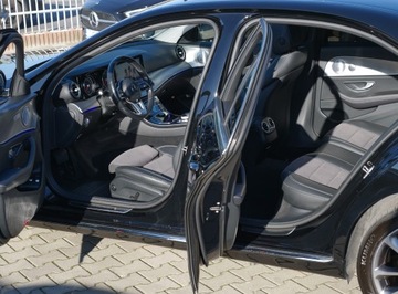 Mercedes Klasa E W213 Limuzyna Plug-in Facelifting 2.0 300e 320KM 2020 Mercedes E300e 320 koni Sedan Burmester Szyber Webasto Kamera Avantgarde, zdjęcie 10