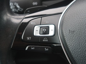 Volkswagen Passat B8 Variant 2.0 TDI BlueMotion SCR 150KM 2016 VW Passat 2.0 TDI, Salon Polska, Serwis ASO, zdjęcie 17