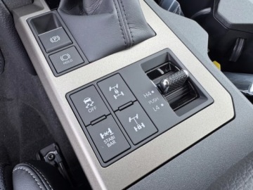 Toyota Land Cruiser VII Terenowy 5d 2.8 D-4D 204KM 2025 Od ręki - Executive 2.8 Diesel 205KM | Podgrzewane fotele!, zdjęcie 13