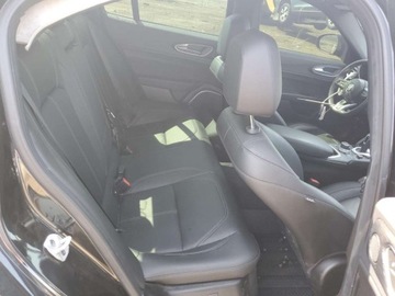 Alfa Romeo Giulia II Sedan Facelifting 2.0 Turbo 280KM 2022 Alfa Romeo Giulia 2022 2.0l 2.0 Benzyna 280KM, zdjęcie 10