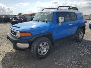 Toyota FJ Cruiser 2008 Toyota FJ 2008, po lekkim gradobiciu, od ubezpieczalni 4.0 Benzyna 399KM, zdjęcie 2