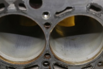 БЛОК ДВИГАТЕЛЯ ДЛЯ СТОЛИКА BFM A8 D3 4.2 V8