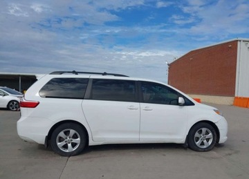 Toyota Sienna III 2017 Toyota Sienna LE, 8 Passenger, V6, od ubezpieczalni 3.5 Benzyna 296KM, zdjęcie 8