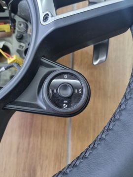 PORSCHE 911 991 GTS FACELIFT VOLANT KŮŽE IDEALNI VYHŘÍVANÁ LOPATA !