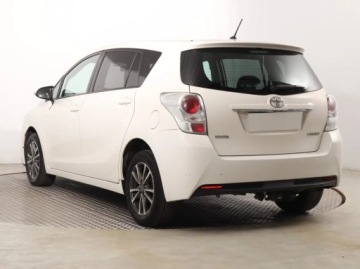 Toyota Verso Minivan Facelifting 1.6 D-4D 112KM 2014 Toyota Verso 1.6 D-4D, 7 miejsc, Klima, zdjęcie 3