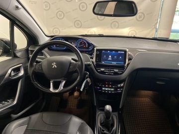 Peugeot 2008 I SUV Facelifting 1.2 PureTech 110KM 2018 Peugeot 2008 1.2 Pure Tech Style S&amp;S EAT6 I (2013-, zdjęcie 2