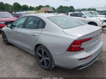 Volvo S60 III 2024 Volvo S60 B5 Core Dark Theme 2024 2.0l 2.0 Benzyna 247KM, zdjęcie 3