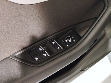 Audi A4 B9 Avant Facelifting 2.0 35 TFSI 150KM 2024 Audi A4 Avant Audi A4 Avant LED Ambiente Plus Kame, zdjęcie 18