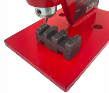 PRASKA ROZNITOWYWANIA ZAKUWANIA ŁAŃCUCHÓW ŁAŃCUCHA PIŁY PILARKI SPALINOWEJ