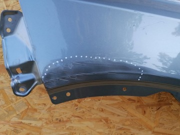 BLATNÍK LEVÝ PŘEDNÍ SUZUKI VITARA 3 III 2015-