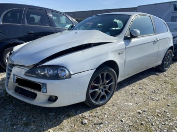 Alfa Romeo 147 Hatchback 1.9 MultiJet 8v 120KM 2008 Alfa Romeo 147 JTD