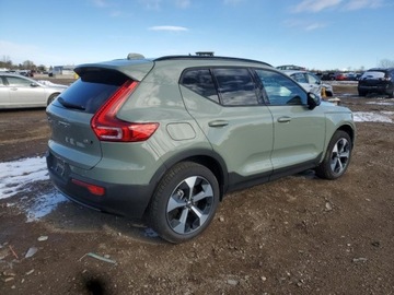 Volvo XC40 Crossover Facelifting 2.0 B5 250KM 2025 Volvo XC 40 Plus 2025 2.0 Benzyna 250KM, zdjęcie 3