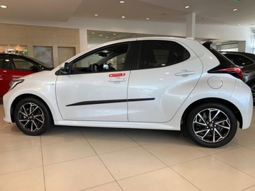 LIŠTA BOČNÍ DVEŘE TOYOTA YARIS 5D HATCHBACK OD 2020-