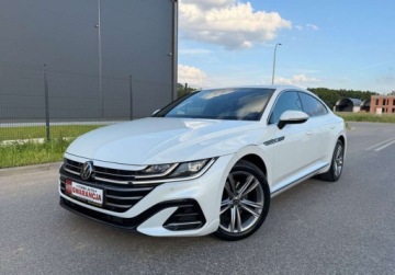 Volkswagen Arteon Fastback Facelifting 2.0 TDI 150KM 2023 Volkswagen Arteon R_LINE 2.0TDi 6Biegow FullLed BialaPerla Virtual Bezwypa