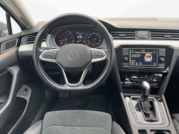 Volkswagen Passat B8 Variant Facelifting 1.5 TSI EVO 150KM 2022 Volkswagen Passat 1.5 TSI 150KM DSG FV23 AppConnect ACC 1.5 Benzyna, zdjęcie 15