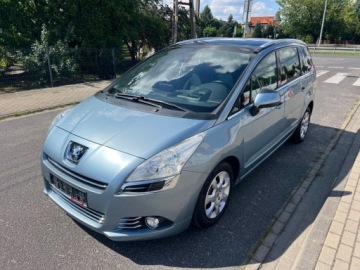 Peugeot 5008 I Minivan 1.6 HDi FAP 110KM 2011 Peugeot 5008 AUTOMAT NAWIGACJA KLIMATYZACJA PARKTRONIC TEMPOMAT PANORAMA D, zdjęcie 1