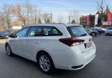 Toyota Auris II Touring Sports Facelifting 1.8 Hybrid 136KM 2016 Toyota Auris salon Polska, Podgrzewane fotele, Kamera 1.8 Hybryda 136KM, zdjęcie 24