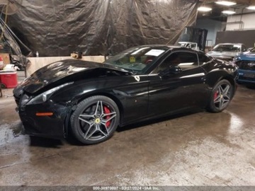 Ferrari California 2017 Ferrari California T 2017 3.9l 3.9 Benzyna 553KM, zdjęcie 6