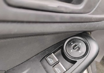 Ford Fiesta VII Hatchback 3d Facelifting 1.5 TDCi 75KM 2016 Ford Fiesta 2016r, 1.5 TDCI. Lekko uszkodzony prawy przod. Jezdzi 1.5, zdjęcie 9