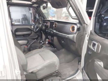 Jeep Gladiator 2022 Jeep Gladiator Mojave 2022 3.6l 3.6 Benzyna 285KM, zdjęcie 9